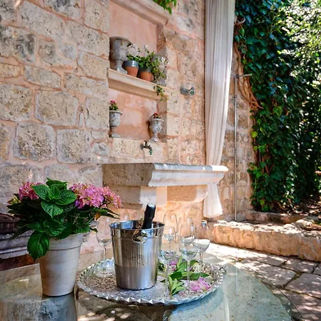 Hotel 5br Centre Hvar - What'app - 0034-602-688-707 - For Reservations!